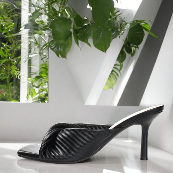 Journee Collection Womens Black Tru Comfort Greer Pleated Sandals Size 8.5M NIB - Picture 2 of 3